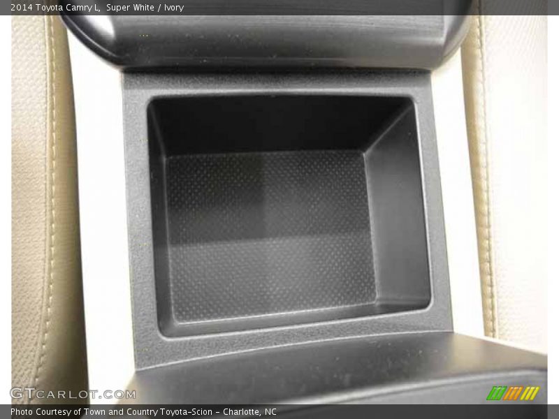 Super White / Ivory 2014 Toyota Camry L