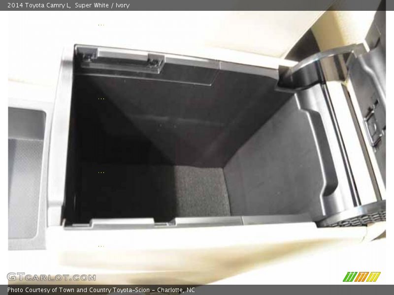 Super White / Ivory 2014 Toyota Camry L