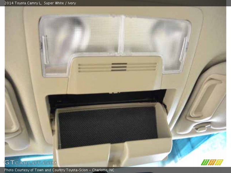 Super White / Ivory 2014 Toyota Camry L