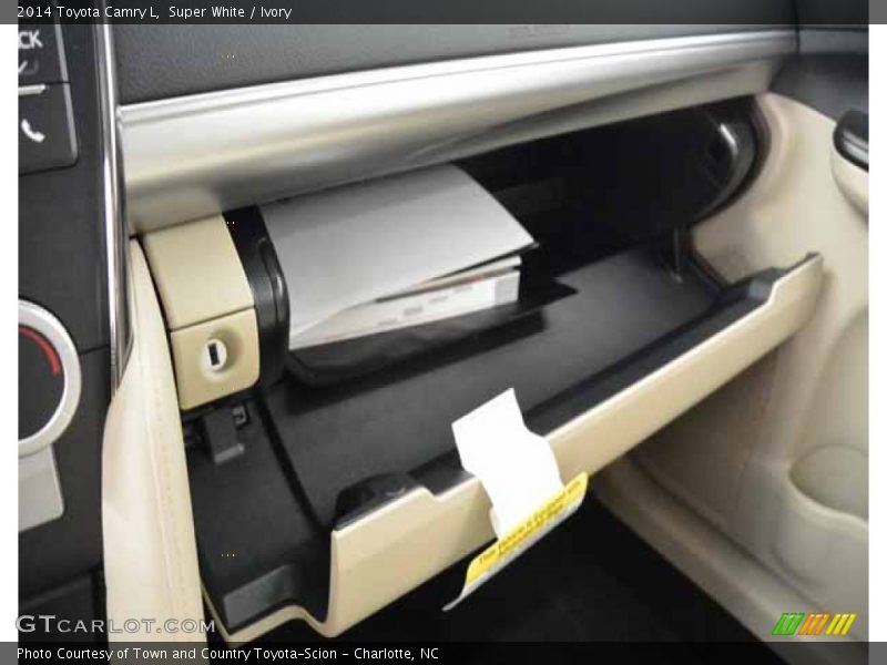 Super White / Ivory 2014 Toyota Camry L
