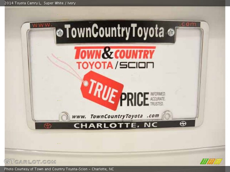 Super White / Ivory 2014 Toyota Camry L