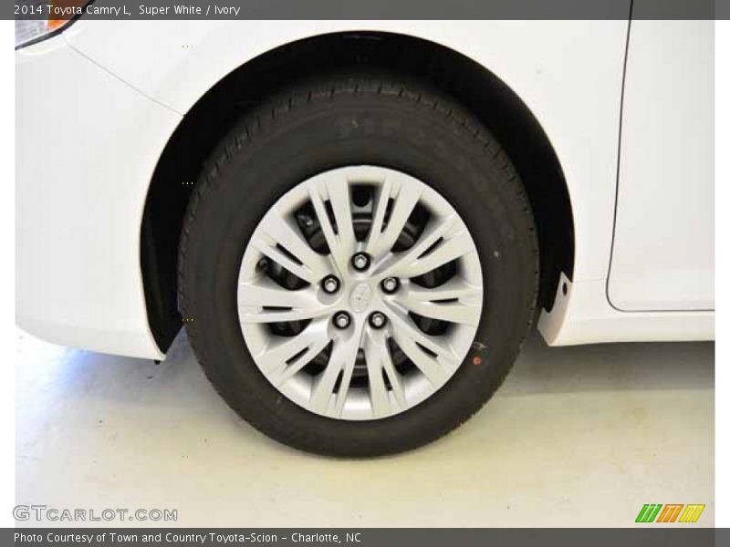 Super White / Ivory 2014 Toyota Camry L