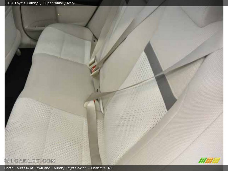 Super White / Ivory 2014 Toyota Camry L