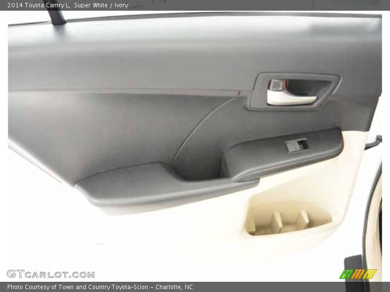 Super White / Ivory 2014 Toyota Camry L