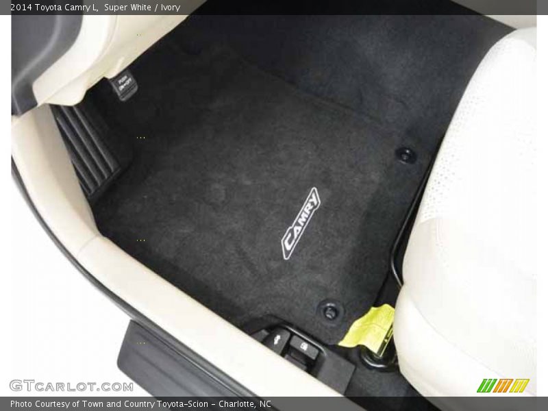 Super White / Ivory 2014 Toyota Camry L