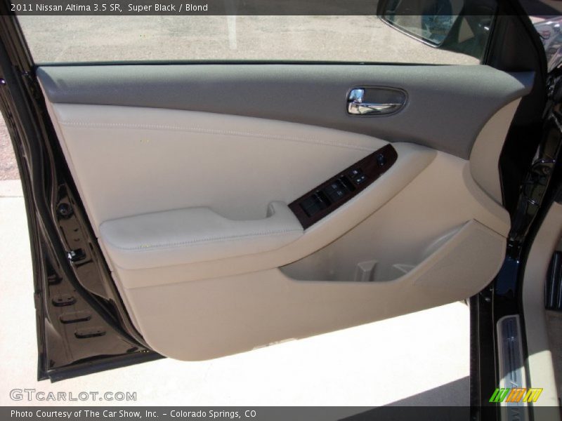 Super Black / Blond 2011 Nissan Altima 3.5 SR