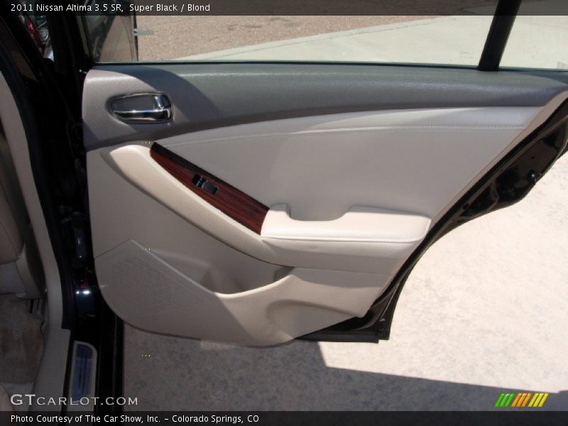 Super Black / Blond 2011 Nissan Altima 3.5 SR