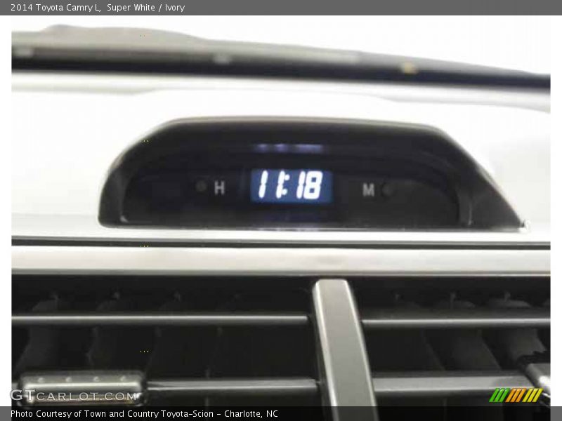 Super White / Ivory 2014 Toyota Camry L