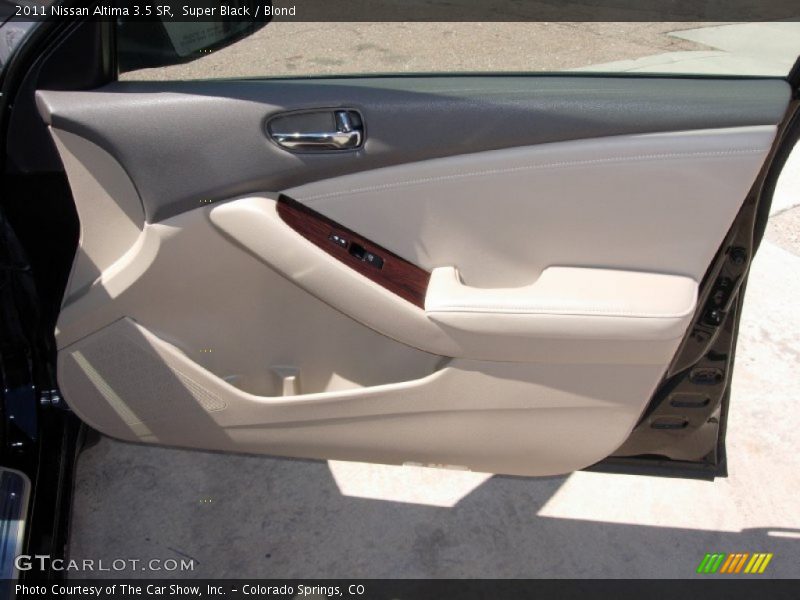 Super Black / Blond 2011 Nissan Altima 3.5 SR