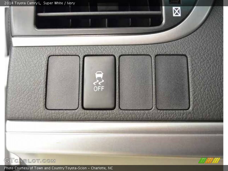 Super White / Ivory 2014 Toyota Camry L