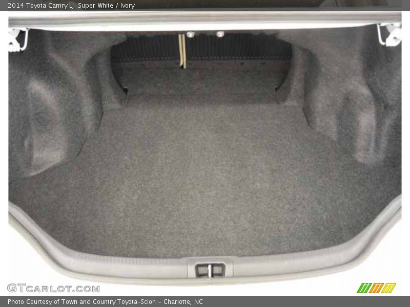 Super White / Ivory 2014 Toyota Camry L