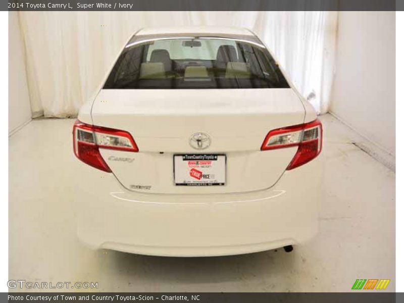 Super White / Ivory 2014 Toyota Camry L