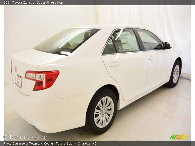 Super White / Ivory 2014 Toyota Camry L