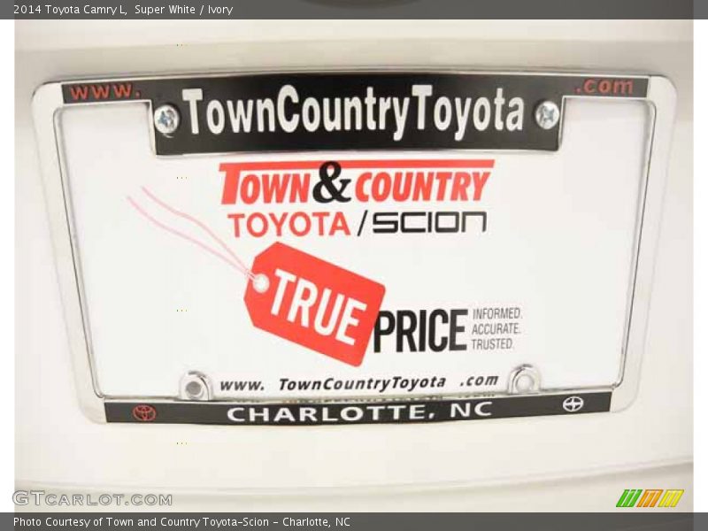 Super White / Ivory 2014 Toyota Camry L