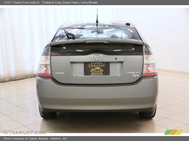 Tideland Gray Green Pearl / Ivory/Brown 2005 Toyota Prius Hybrid