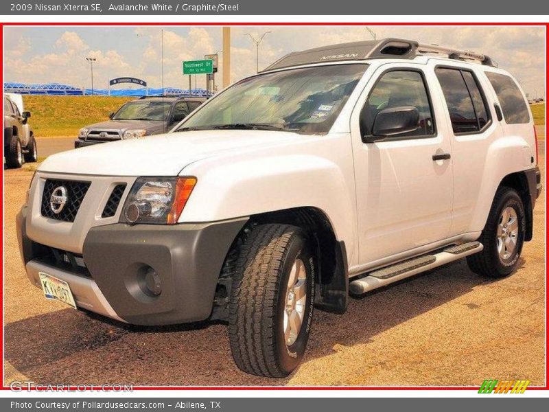 Avalanche White / Graphite/Steel 2009 Nissan Xterra SE