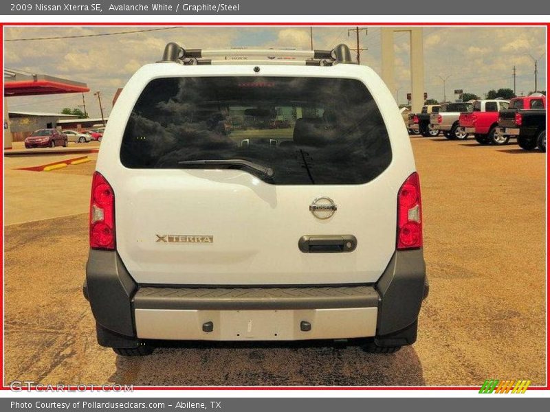 Avalanche White / Graphite/Steel 2009 Nissan Xterra SE