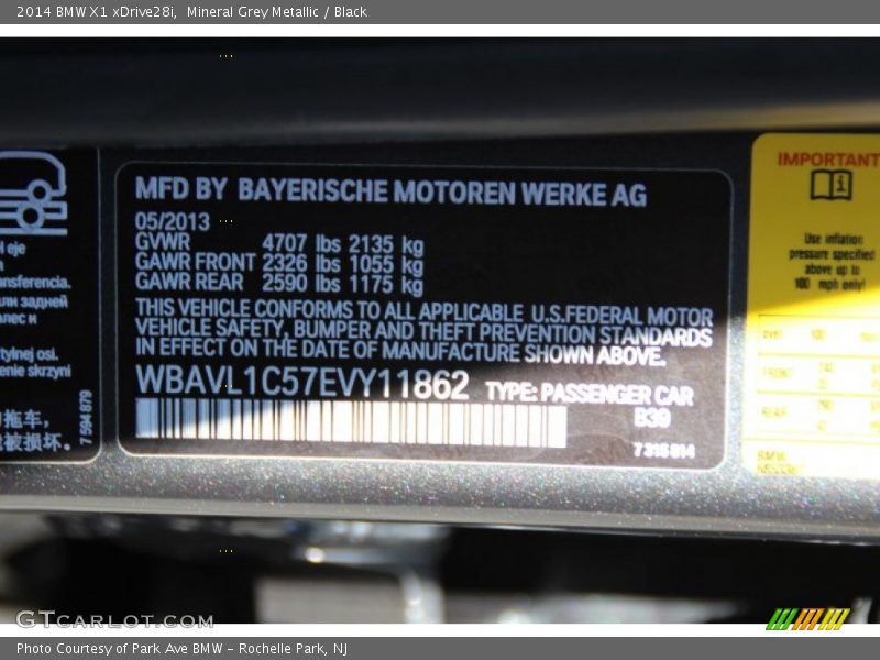 Mineral Grey Metallic / Black 2014 BMW X1 xDrive28i