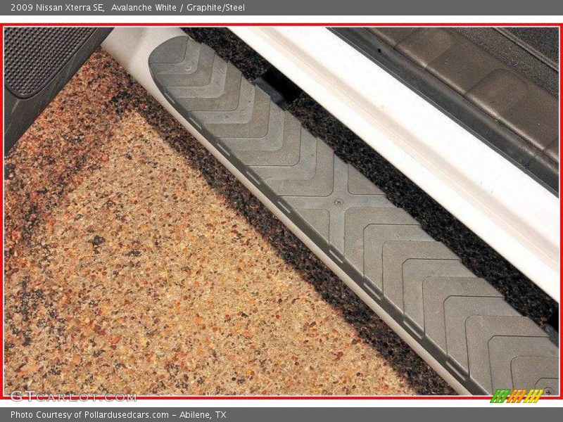 Avalanche White / Graphite/Steel 2009 Nissan Xterra SE