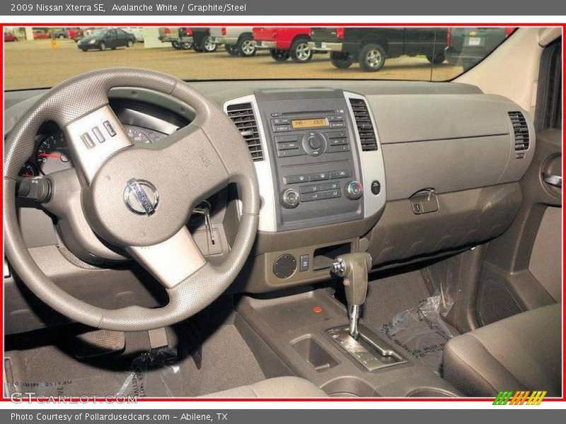 Avalanche White / Graphite/Steel 2009 Nissan Xterra SE
