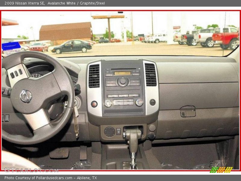 Avalanche White / Graphite/Steel 2009 Nissan Xterra SE