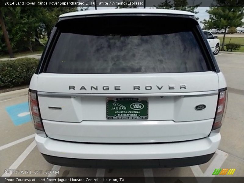 Fuji White / Almond/Espresso 2014 Land Rover Range Rover Supercharged L