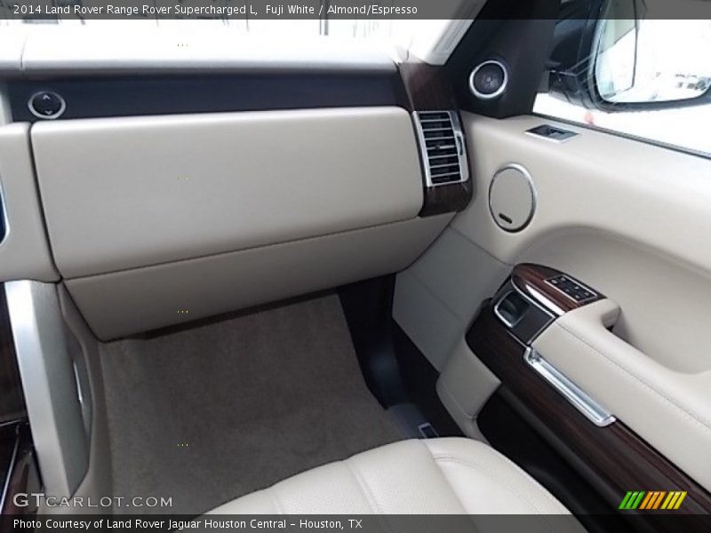 Fuji White / Almond/Espresso 2014 Land Rover Range Rover Supercharged L