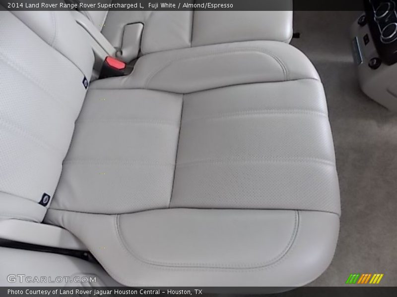 Fuji White / Almond/Espresso 2014 Land Rover Range Rover Supercharged L