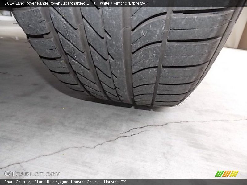 Fuji White / Almond/Espresso 2014 Land Rover Range Rover Supercharged L