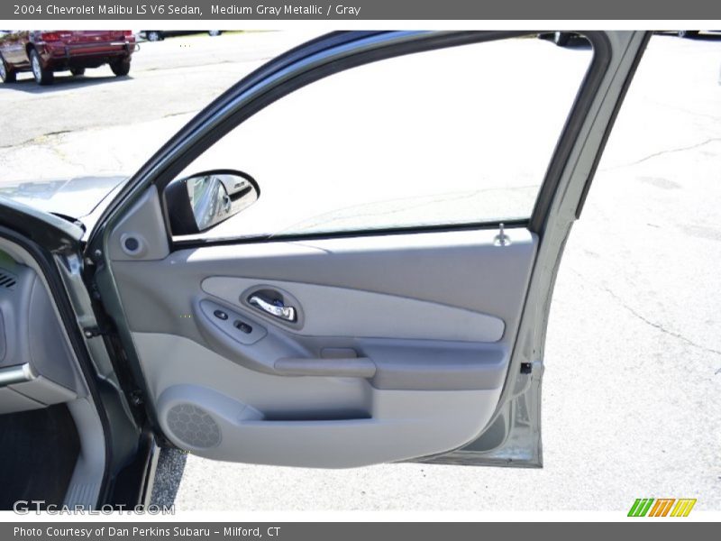 Medium Gray Metallic / Gray 2004 Chevrolet Malibu LS V6 Sedan