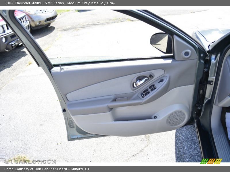 Medium Gray Metallic / Gray 2004 Chevrolet Malibu LS V6 Sedan
