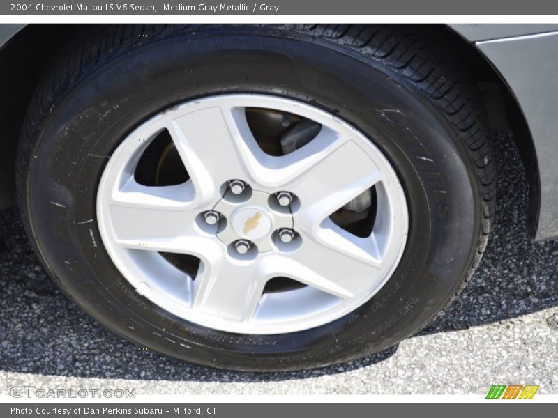 Medium Gray Metallic / Gray 2004 Chevrolet Malibu LS V6 Sedan