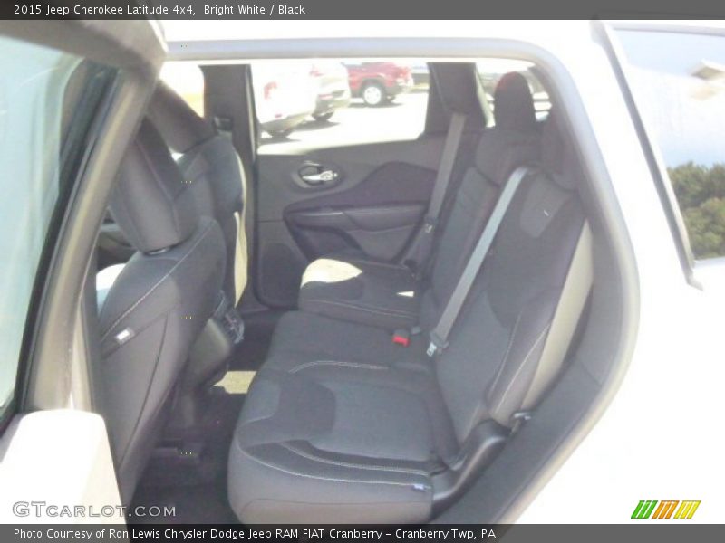 Bright White / Black 2015 Jeep Cherokee Latitude 4x4