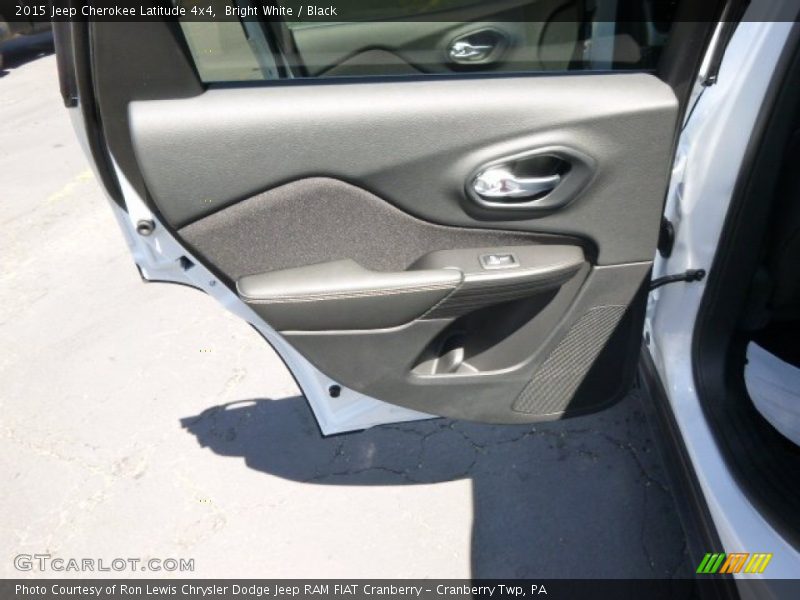 Bright White / Black 2015 Jeep Cherokee Latitude 4x4