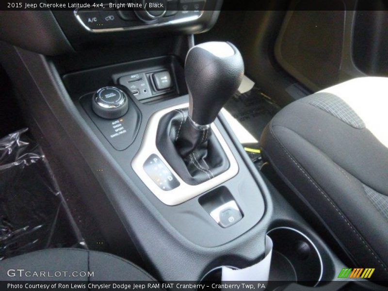 Bright White / Black 2015 Jeep Cherokee Latitude 4x4