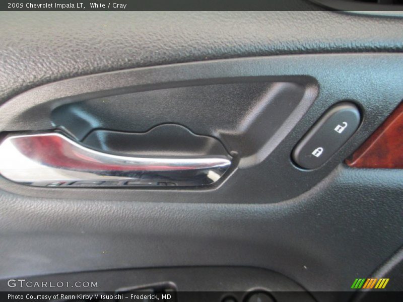 White / Gray 2009 Chevrolet Impala LT
