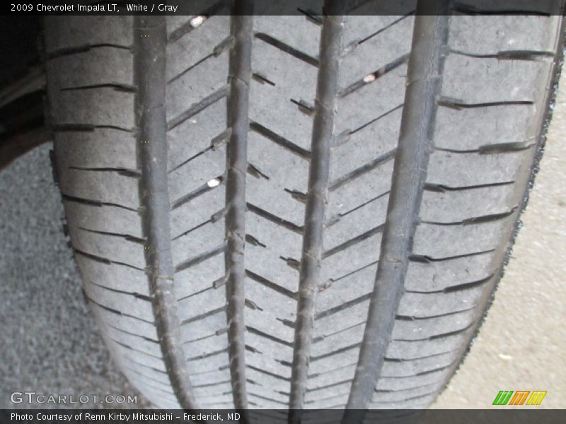 White / Gray 2009 Chevrolet Impala LT