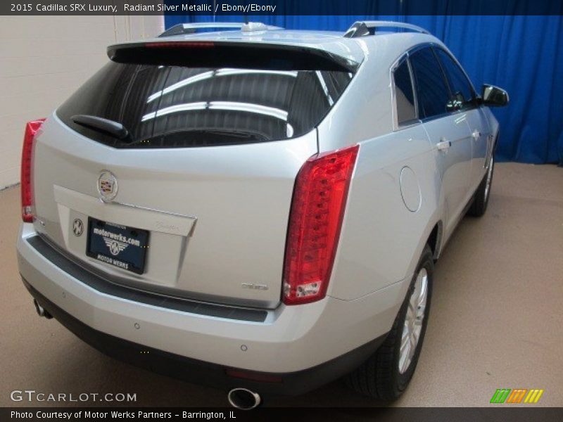 Radiant Silver Metallic / Ebony/Ebony 2015 Cadillac SRX Luxury