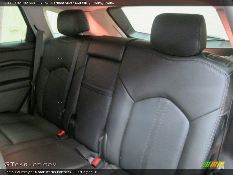 Radiant Silver Metallic / Ebony/Ebony 2015 Cadillac SRX Luxury