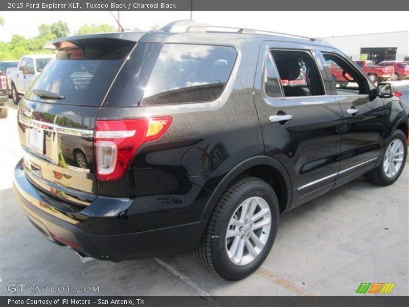 Tuxedo Black / Charcoal Black 2015 Ford Explorer XLT