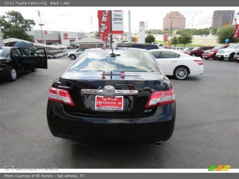 Black / Ash 2011 Toyota Camry XLE