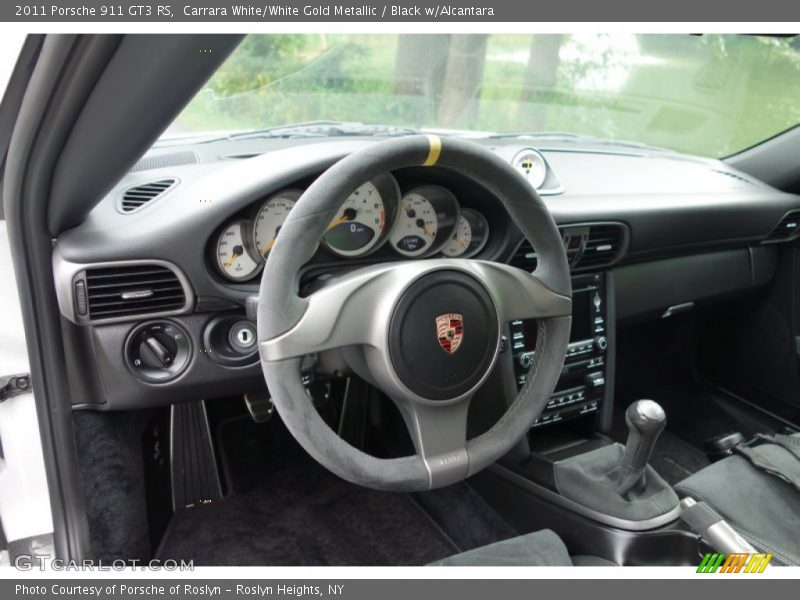 Dashboard of 2011 911 GT3 RS