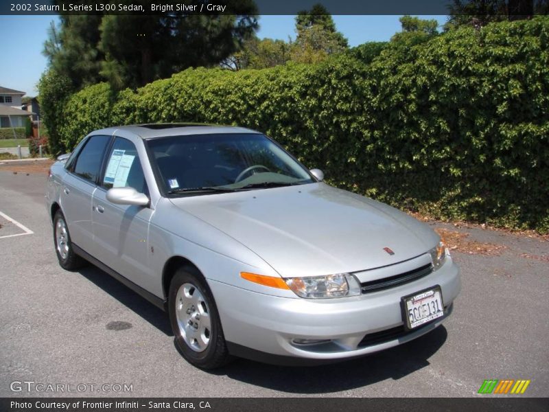 Bright Silver / Gray 2002 Saturn L Series L300 Sedan