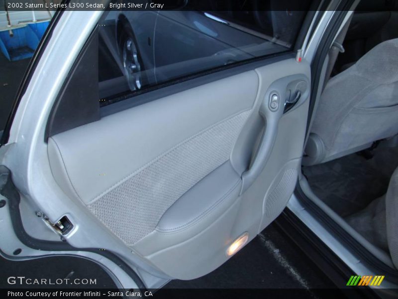 Bright Silver / Gray 2002 Saturn L Series L300 Sedan