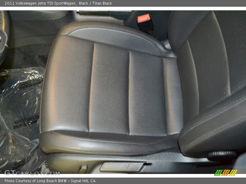 Black / Titan Black 2011 Volkswagen Jetta TDI SportWagen