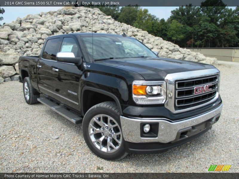 Front 3/4 View of 2014 Sierra 1500 SLT Crew Cab 4x4