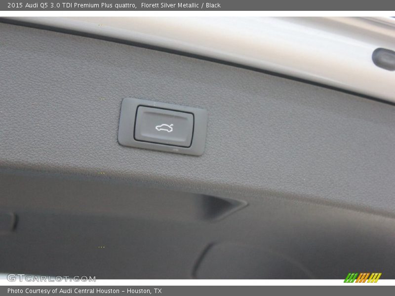 Florett Silver Metallic / Black 2015 Audi Q5 3.0 TDI Premium Plus quattro