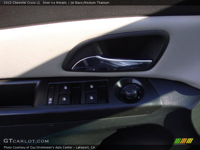 Silver Ice Metallic / Jet Black/Medium Titanium 2013 Chevrolet Cruze LS