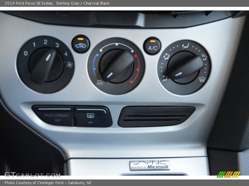 Sterling Gray / Charcoal Black 2014 Ford Focus SE Sedan