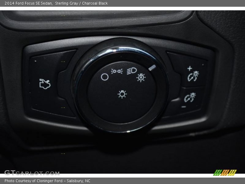 Sterling Gray / Charcoal Black 2014 Ford Focus SE Sedan